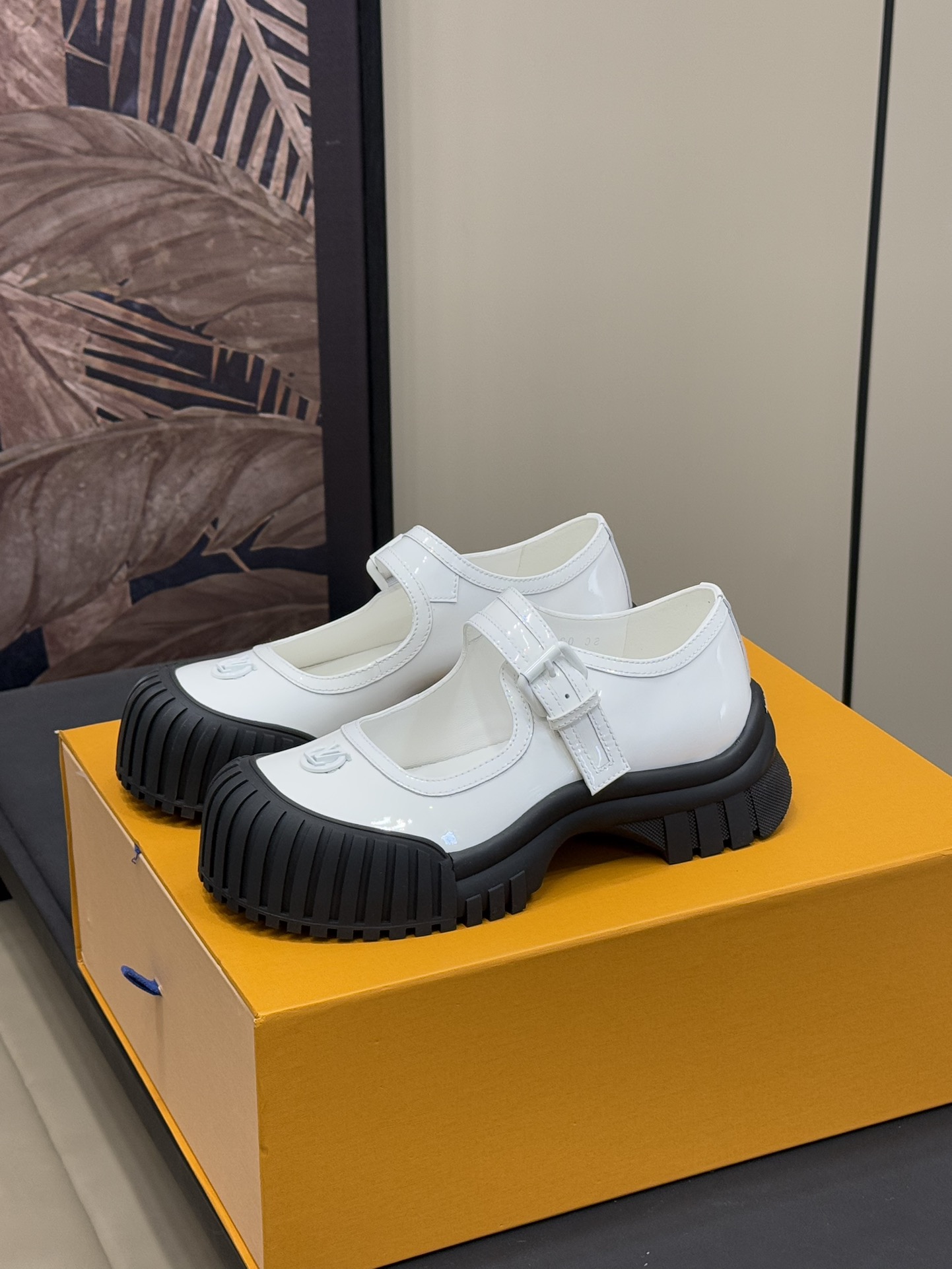 Bagsaaa L0vis Vvtt0n Ruby Flat Mary Jane Loafer White