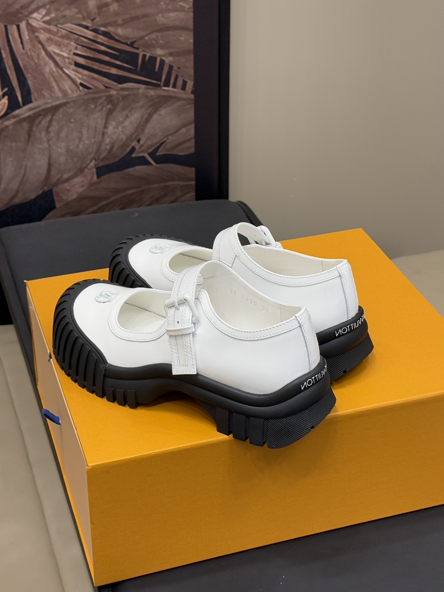 Bagsaaa L0vis Vvtt0n Ruby Flat Mary Jane Loafer White