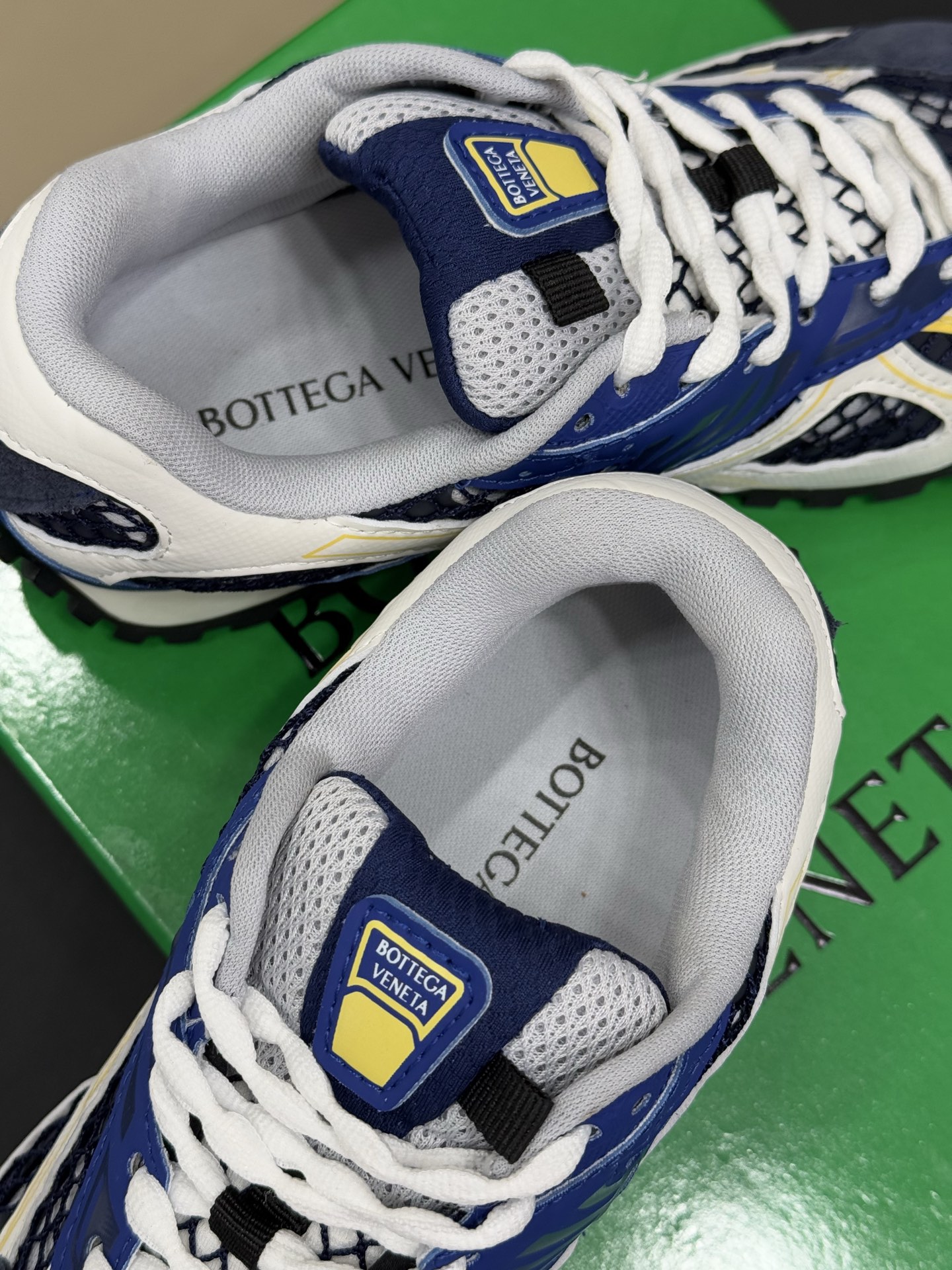 Bagsaaa B0tt*ga Ven*ta Orbit Sneakers Blue