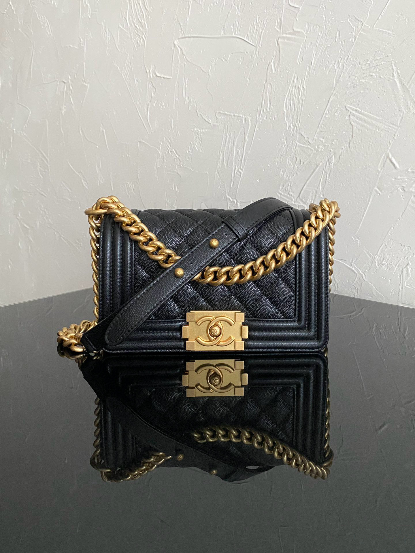Bagsaaa Ch**el Boy Black Caviar & Gold - 20cm