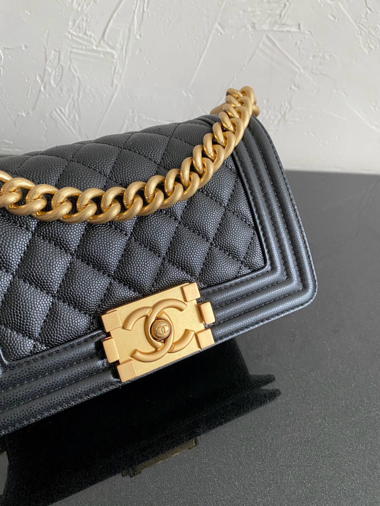 Bagsaaa Ch**el Boy Black Caviar & Gold - 20cm