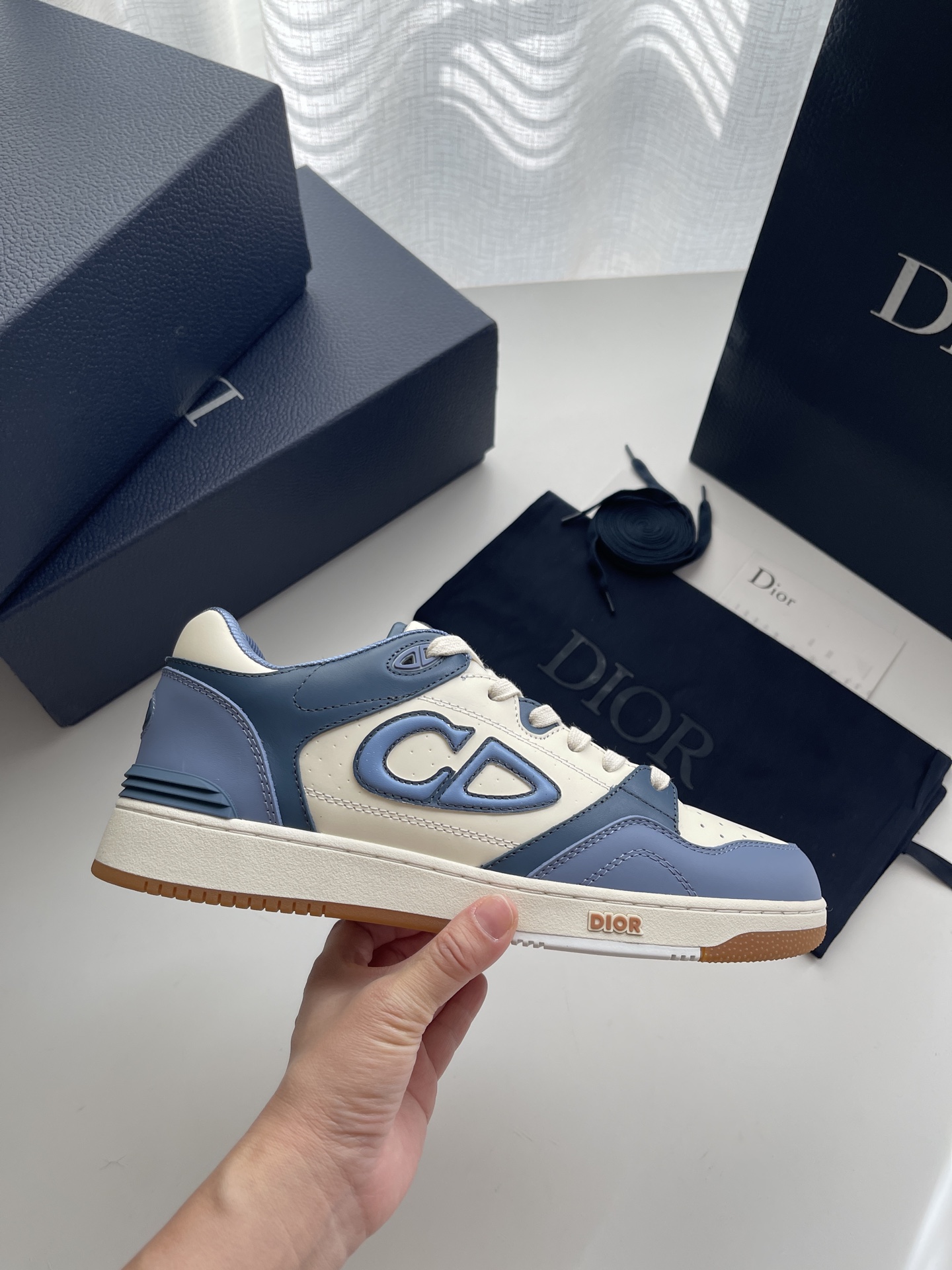 Bagsaaa D10r B57 Dribble Low-Top Sneaker Blue and Cream Smooth Calfskin with Blue Suede