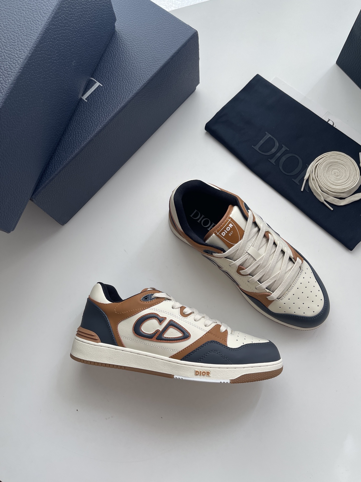 Bagsaaa D10r B57 Dribble Low-Top Sneaker Navy Blue and Cream Smooth Calfskin with Brown Suede