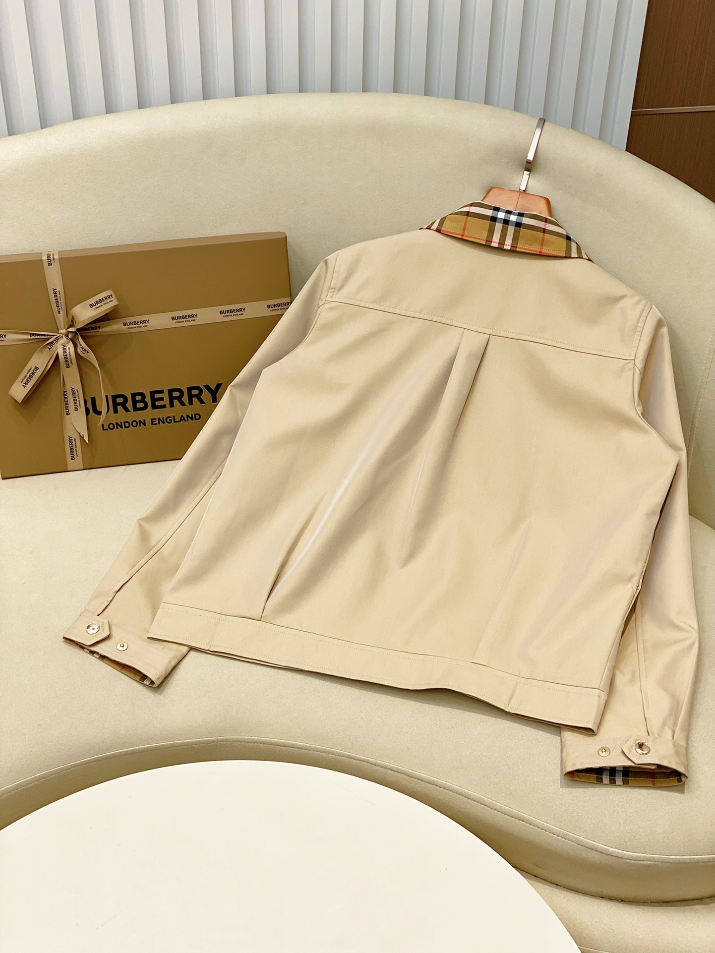 Bagsaaa Bv*b*rry Lily jacket logoprint beige