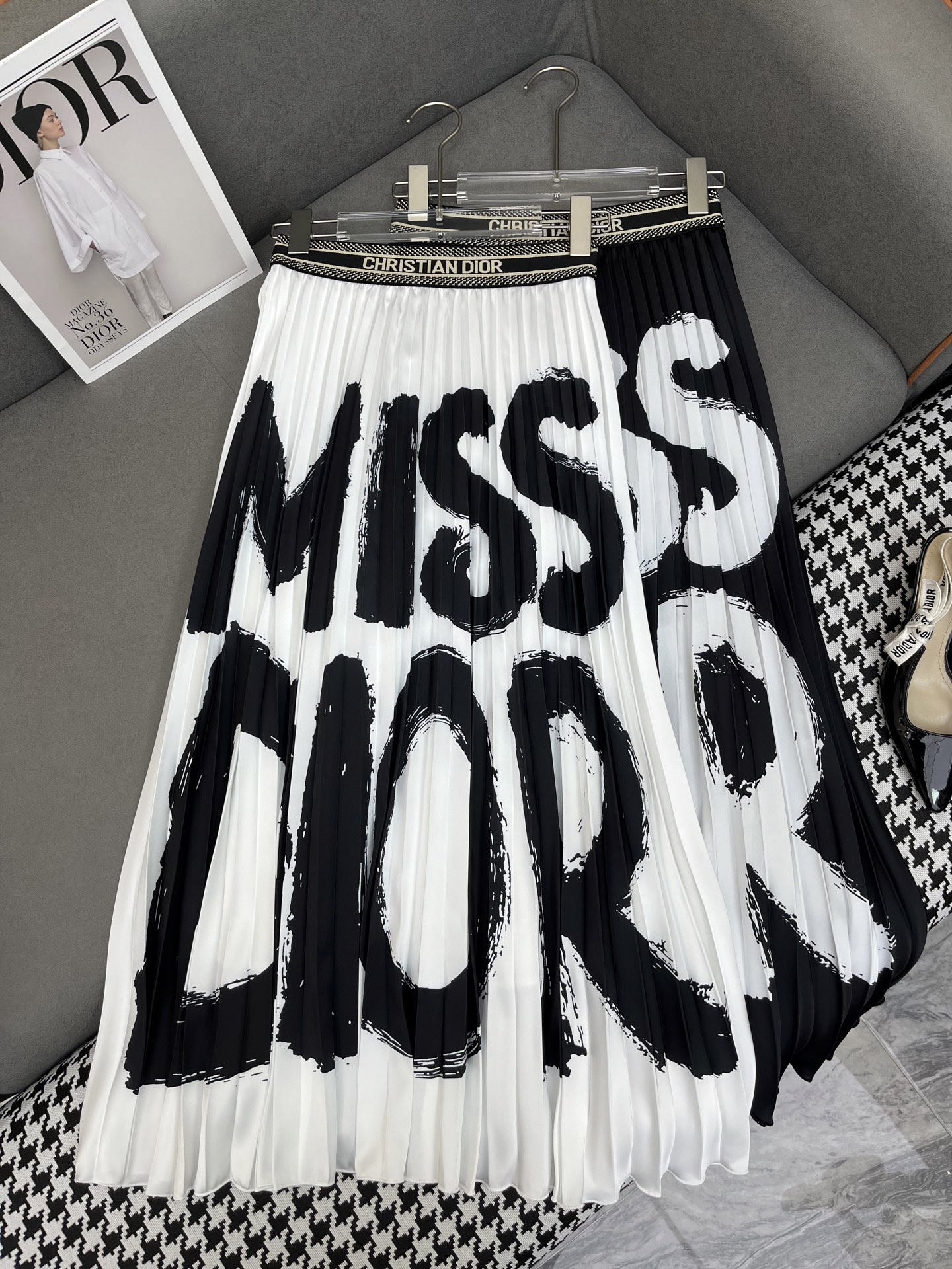 Bagsaaa Miss D10r Long Skirt White