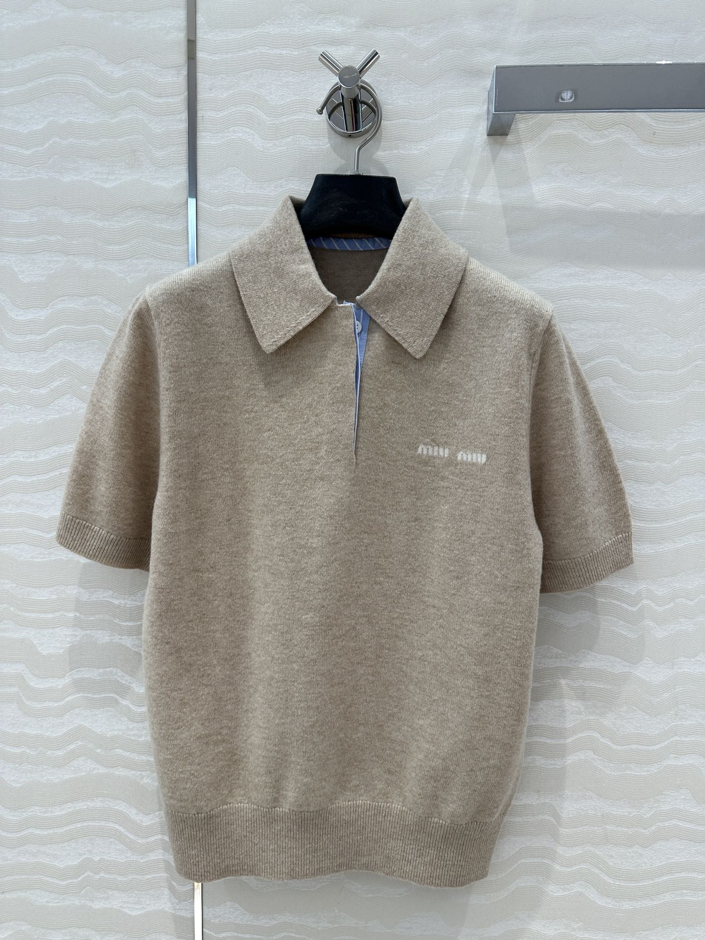 Bagsaaa Miu Miu Cashmere polo sweater beige