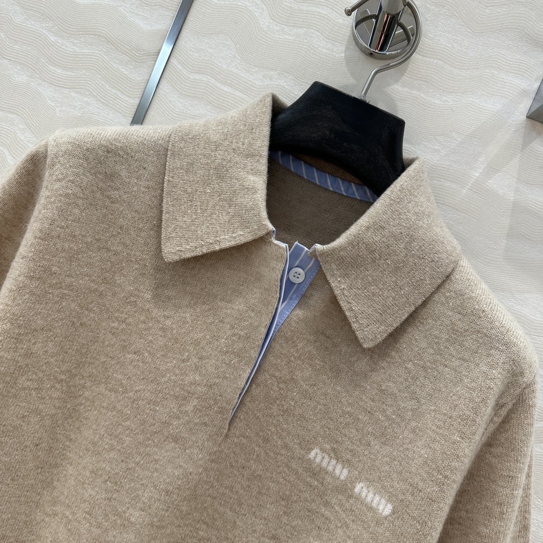 Bagsaaa Miu Miu Cashmere polo sweater beige