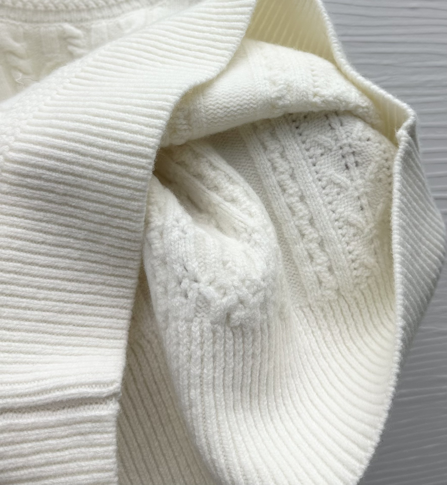 Bagsaaa Ch**el Cashmere jumper white