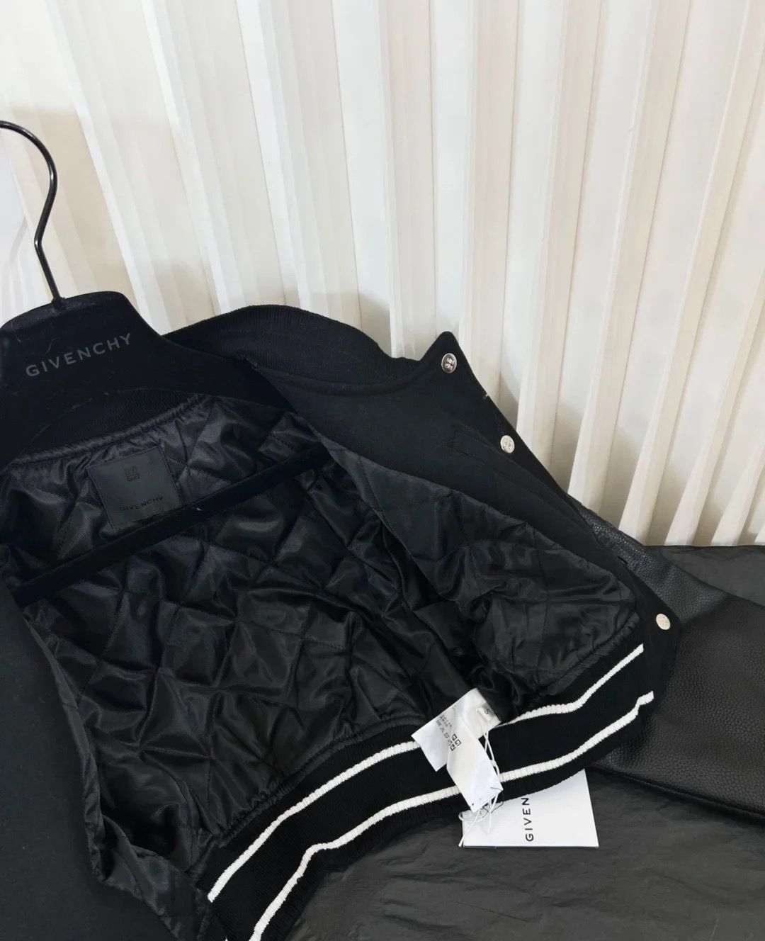 Bagsaaa Givenchy cropped bomber jacket black