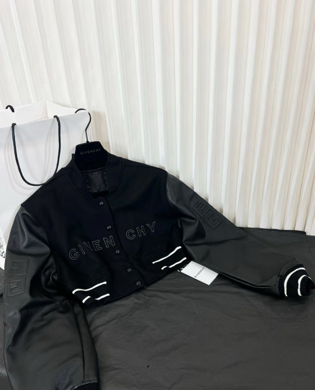 Bagsaaa Givenchy cropped bomber jacket black