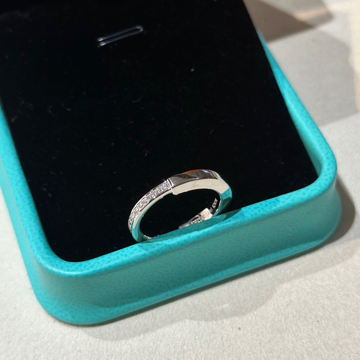 Bagsaaa T*f*ny Lock Ring in silver with D1am0nds