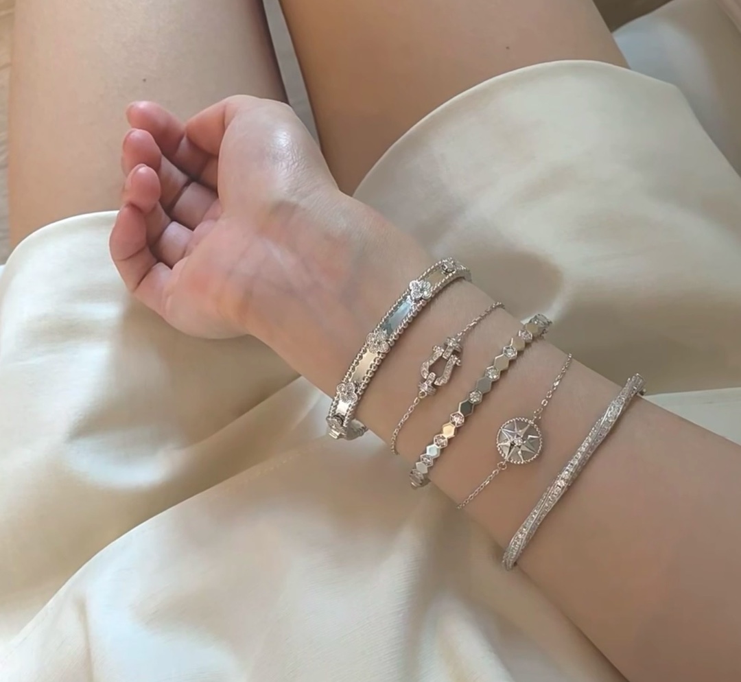 Bagsaaa VCA Perlée sweet clovers bracelet medium model silver