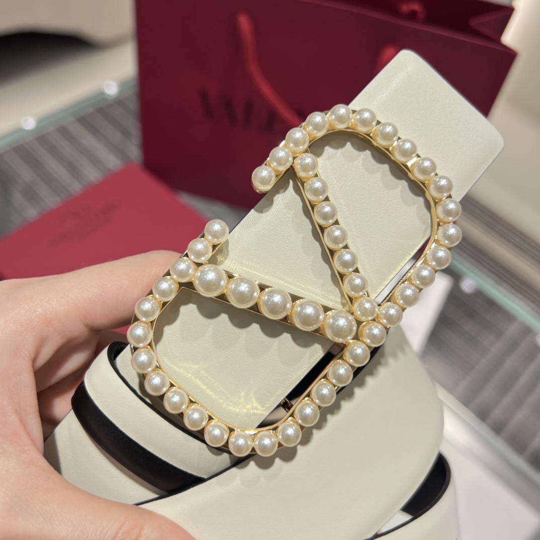 Bagsaaa Va1e*ntin0 Vlogo Signature Reversible Belt In Shiny Calfskin With Pearls 4cm