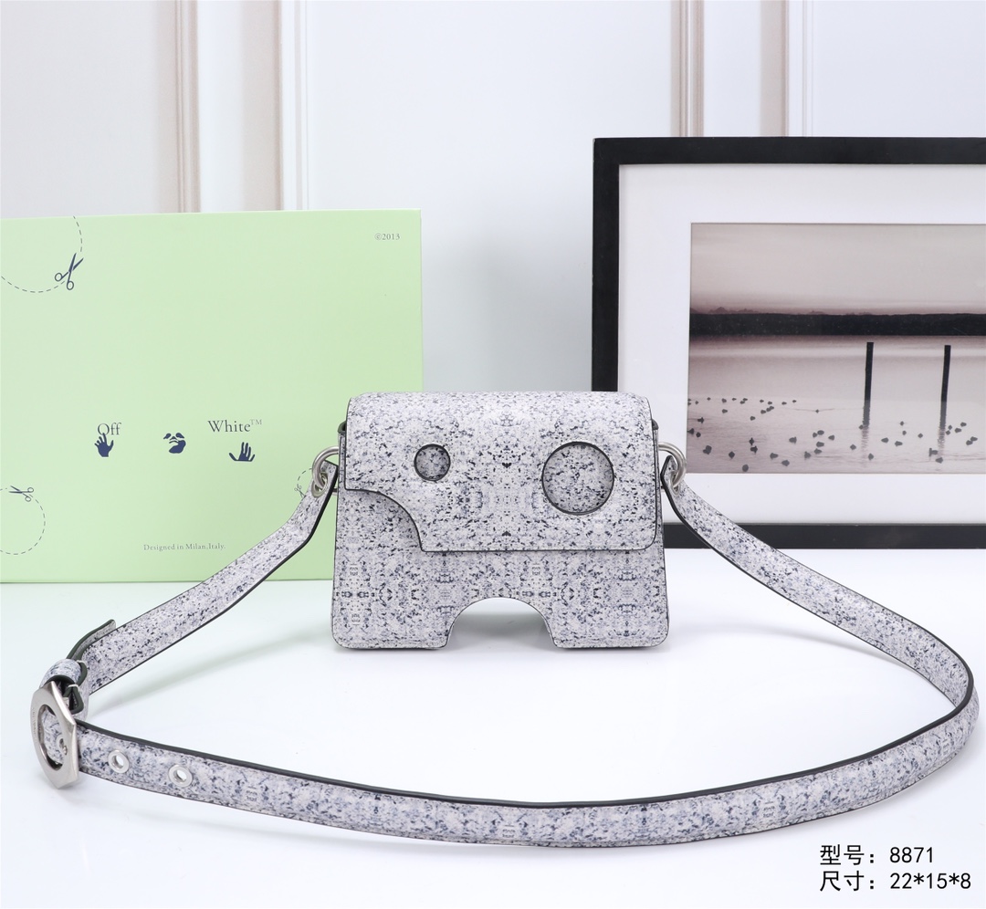 Bagsaaa Off White burrow-22 shoulder bag - 22cm