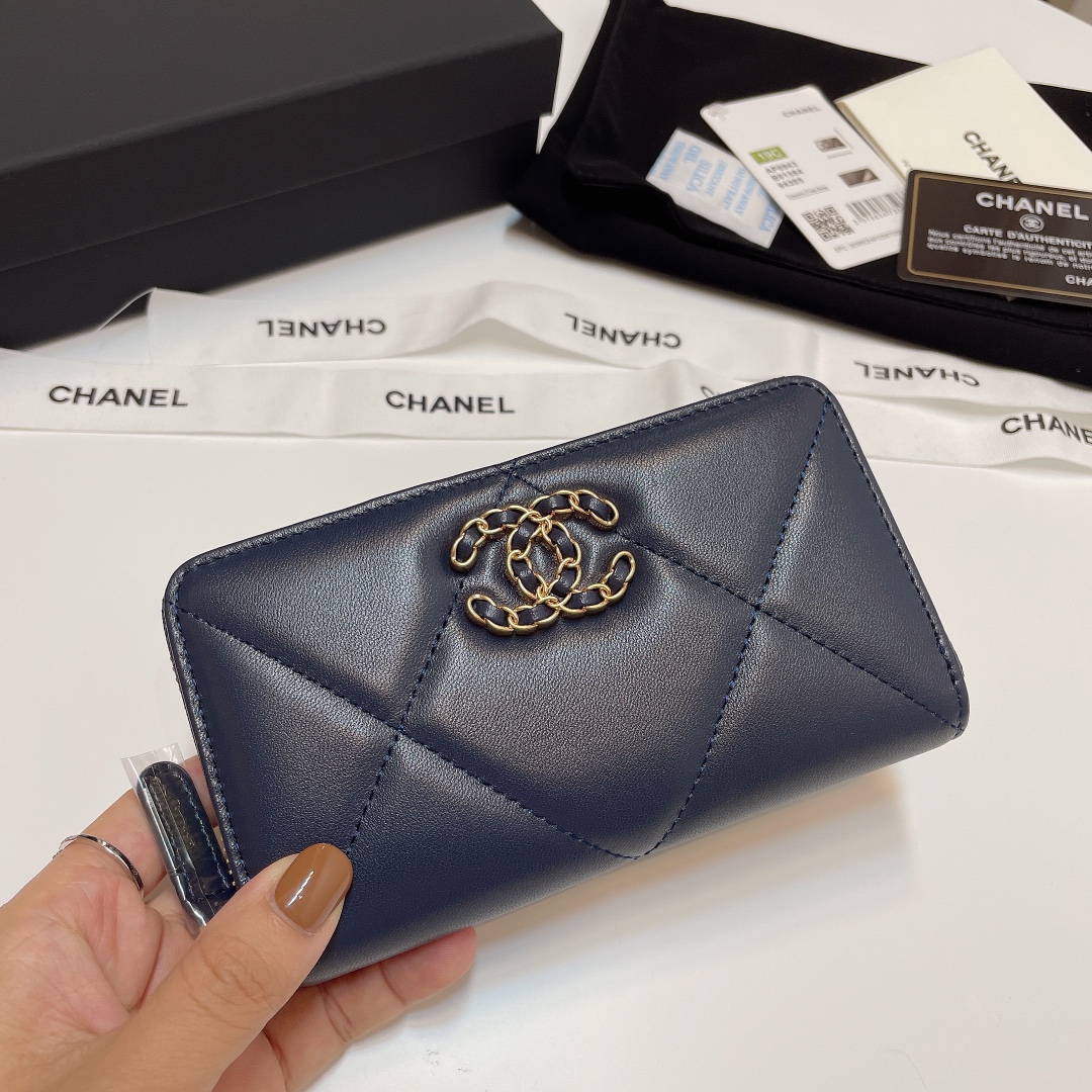 Bagsaaa Ch**el Ohanel Navy Blue Wallet - 16.5*9cm
