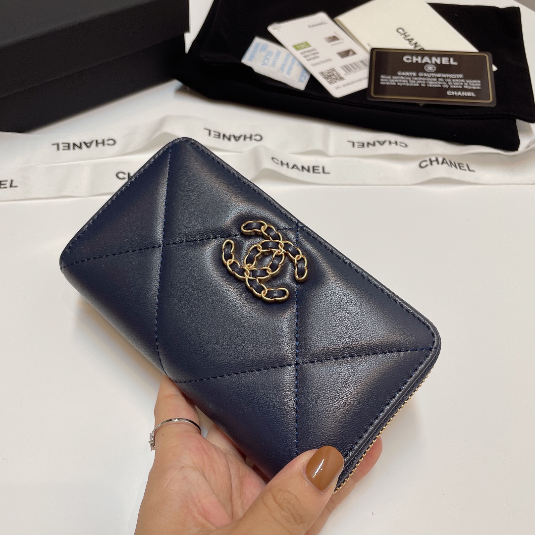 Bagsaaa Ch**el Ohanel Navy Blue Wallet - 16.5*9cm