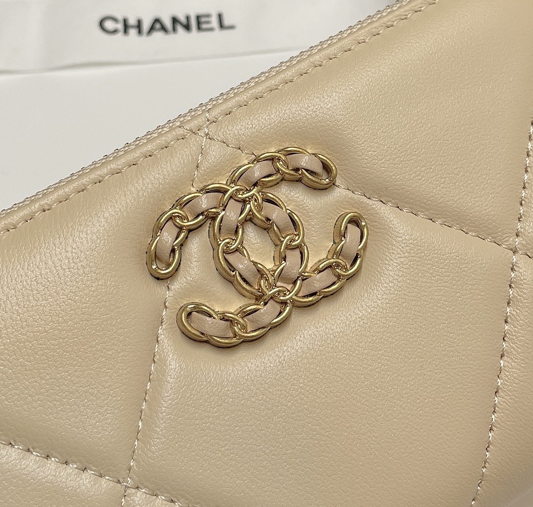 Bagsaaa Ch**el Ohanel Beige Wallet - 16.5*9cm