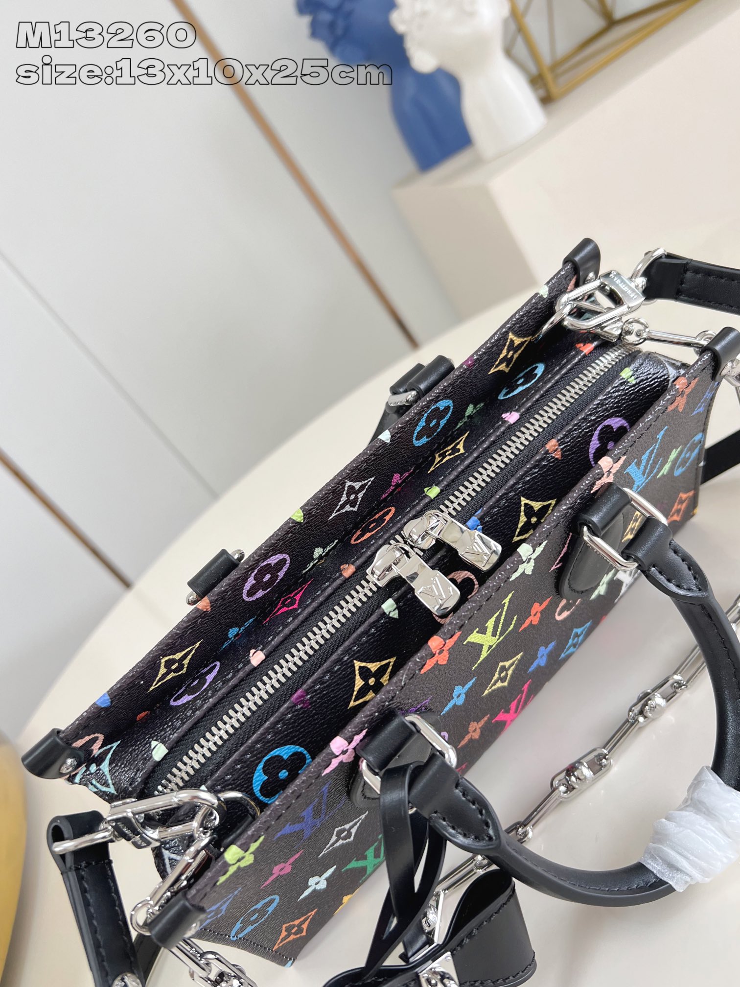 Bagsaaa M13260 LV x TM OnTheGo East West Chain Black Multicolored - 25 x 13 x 10 cm