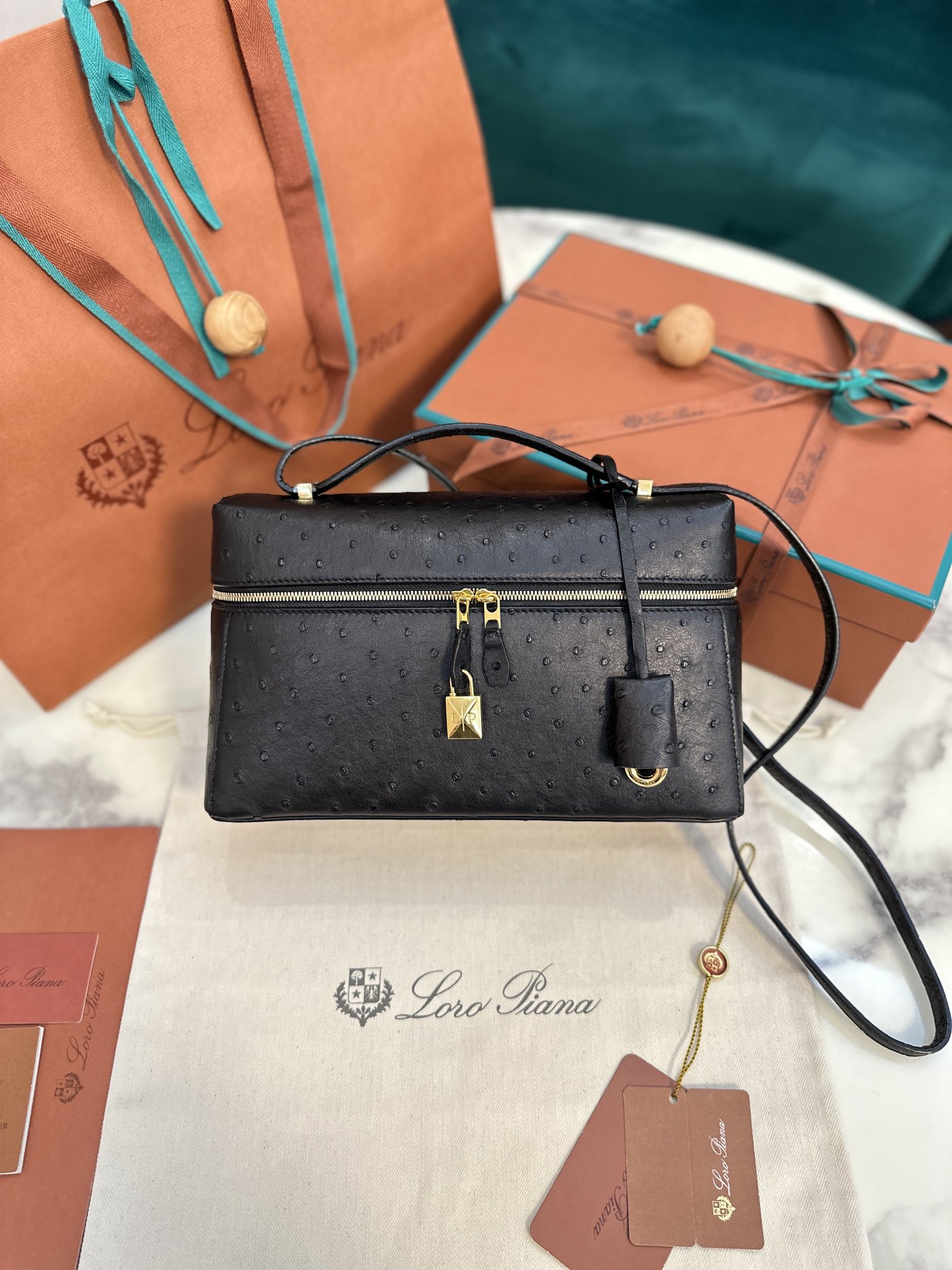 Bagsaaa L0r0 P1ana Extra Pocket L27 Black Ostrich - 16x27x10 cm