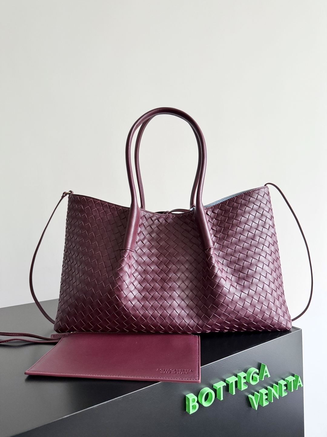 Bagsaaa B0tt*ga Ven*ta Pinacoteca Reversible tote 817166 dark red - 43cm