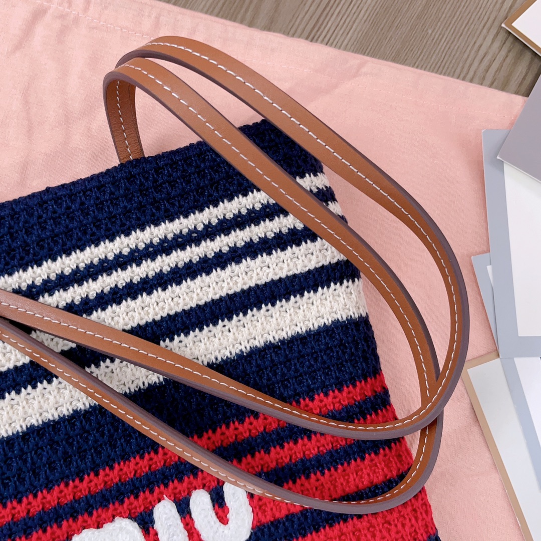 Bagsaaa Miu Miu striped crochet-knit tote bag - 38cm