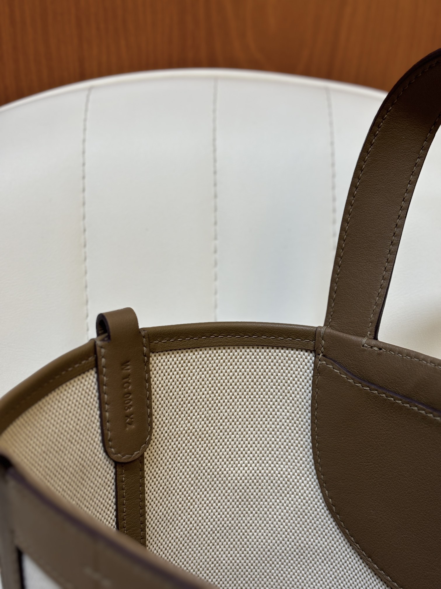 Bagsaaa H**me5 In-the-Loop 18 bag Etoupe/Beige - 18 x 19.5 x 12 cm
