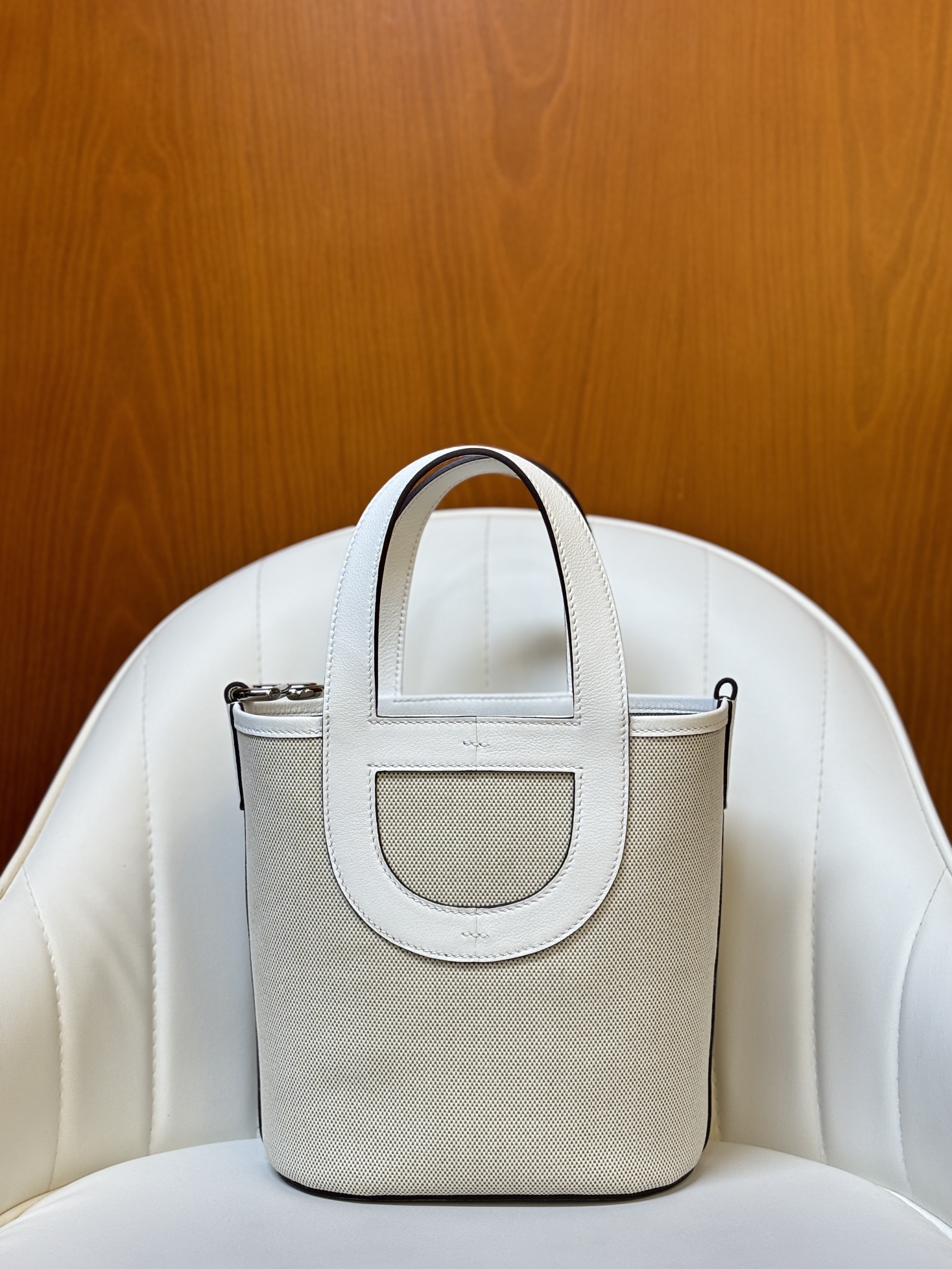 Bagsaaa H**me5 In-the-Loop 18 bag White/Beige - 18 x 19.5 x 12 cm