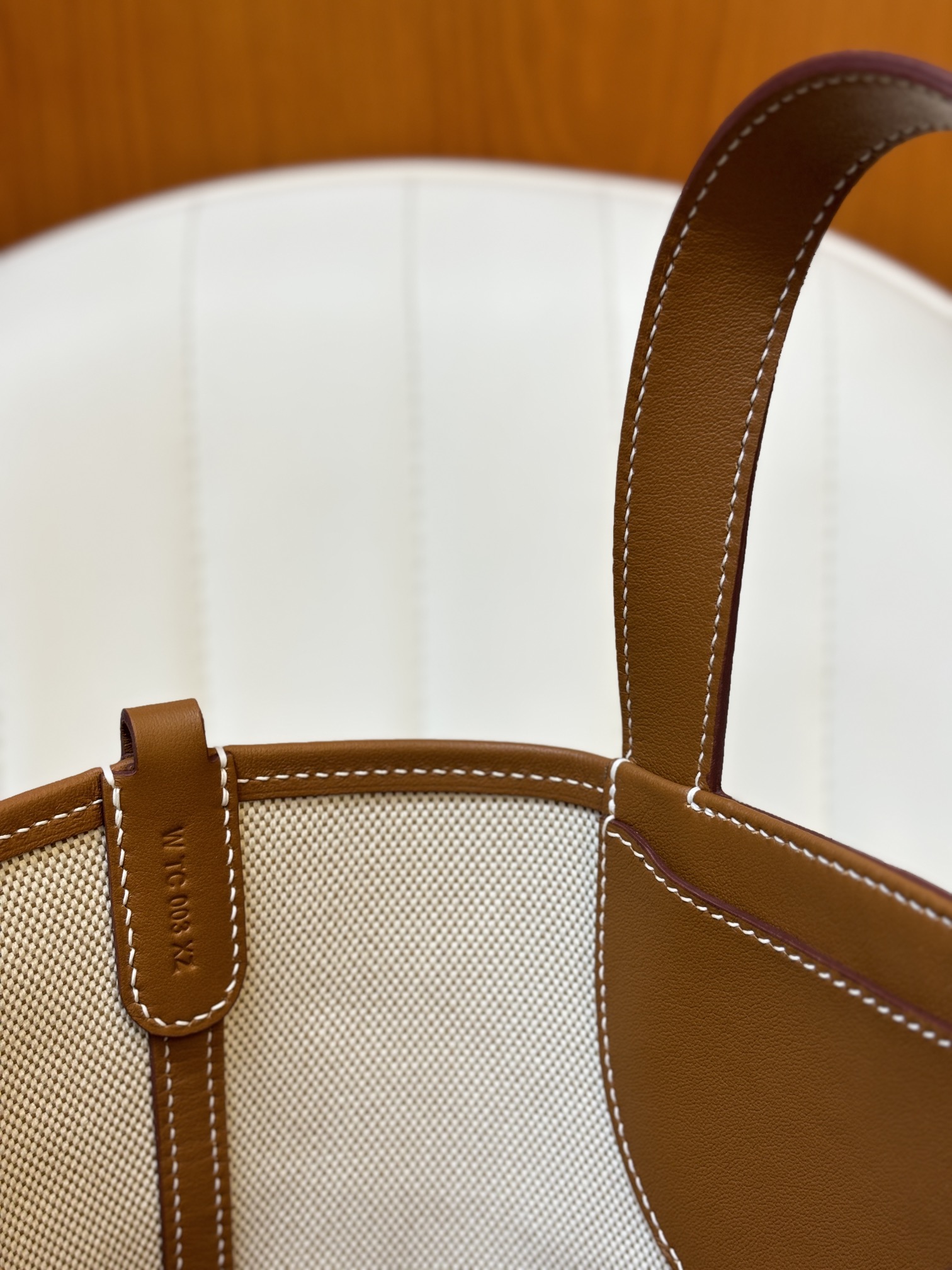 Bagsaaa H**me5 In-the-Loop 18 bag Brown/Beige - 18 x 19.5 x 12 cm