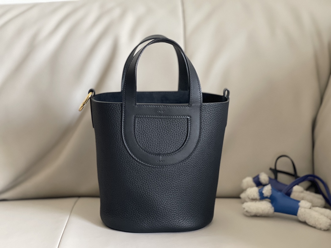 Bagsaaa H**me5 In-the-Loop 18 bag Black - 18 x 19.5 x 12 cm