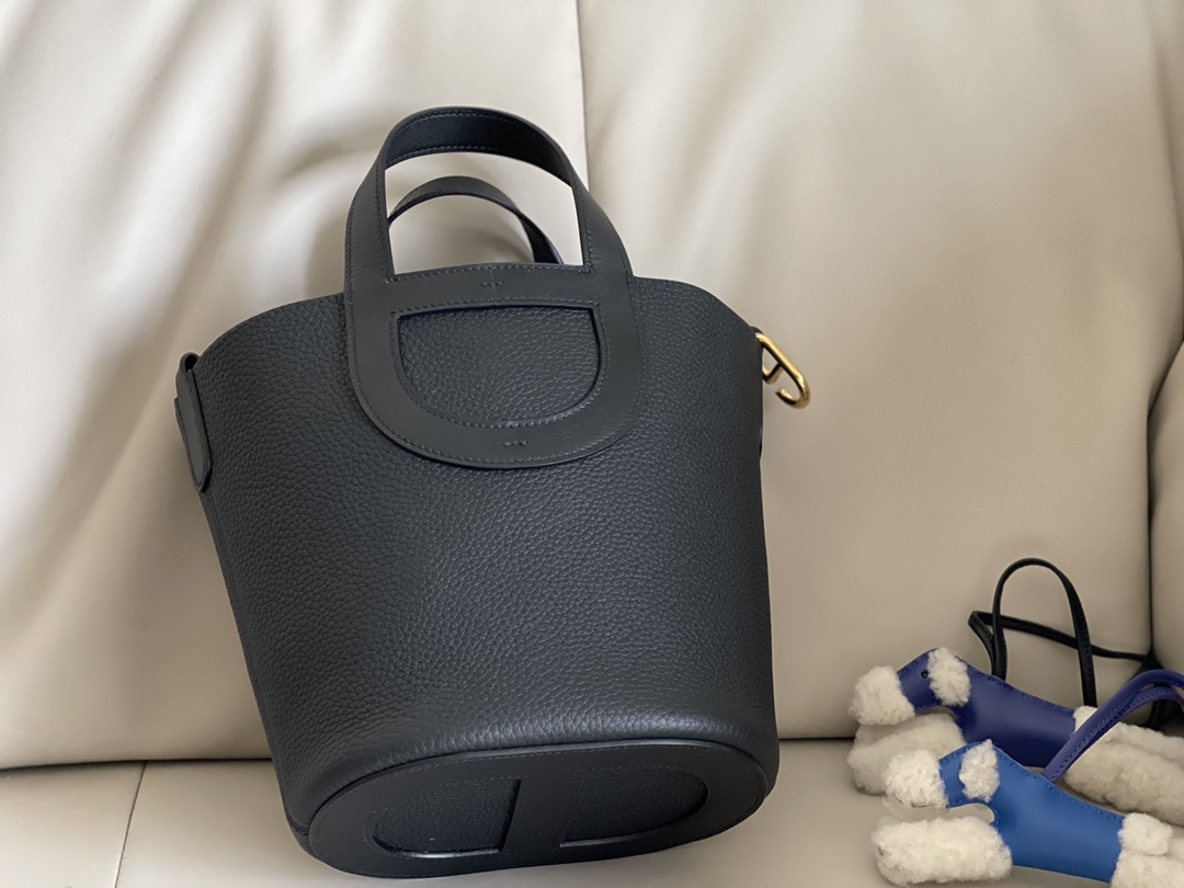 Bagsaaa H**me5 In-the-Loop 18 bag Black - 18 x 19.5 x 12 cm