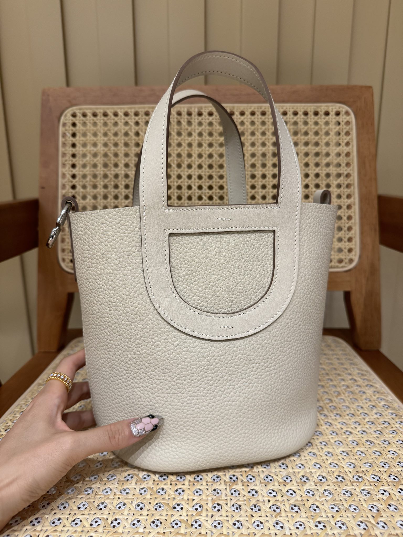 Bagsaaa H**me5 In-the-Loop 18 bag white - 18 x 19.5 x 12 cm