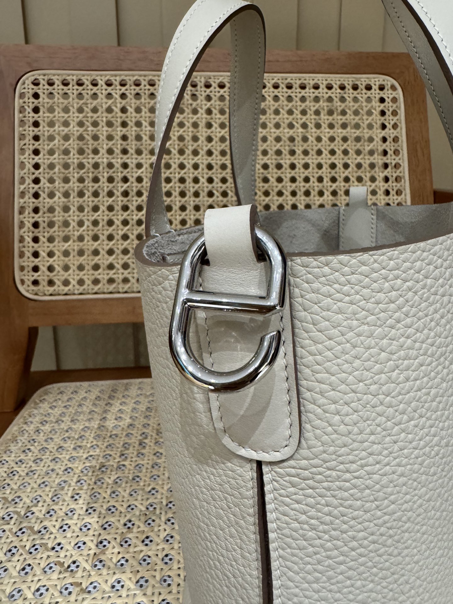 Bagsaaa H**me5 In-the-Loop 18 bag white - 18 x 19.5 x 12 cm