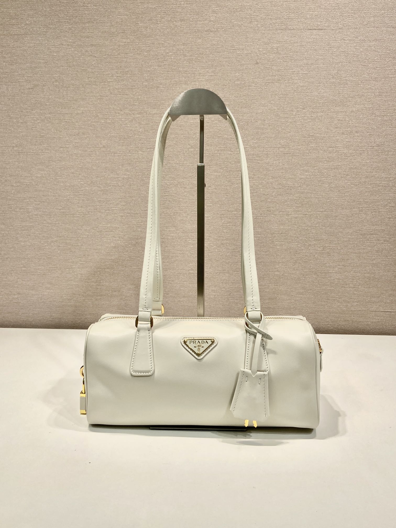 Bagsaaa Pra*a Medium leather top-handle bag with padlock 1BB127 white - 29cm