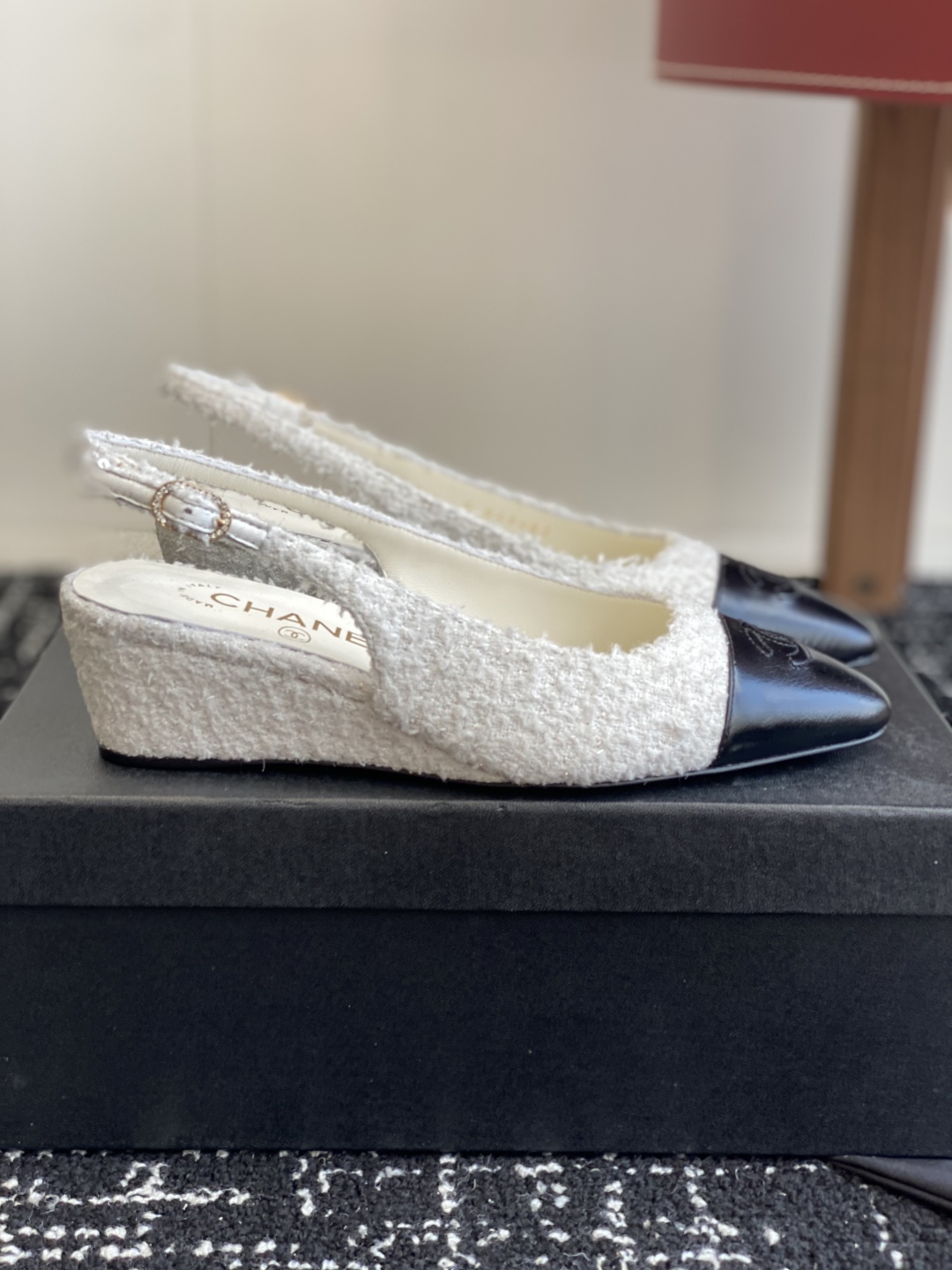 Bagsaaa Ch**el Slingbacks G46376 White Tweed