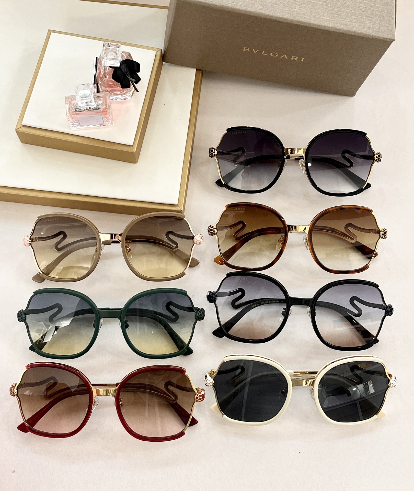 Bagsaaa Bv1g*ai BV9735 Sunglasses