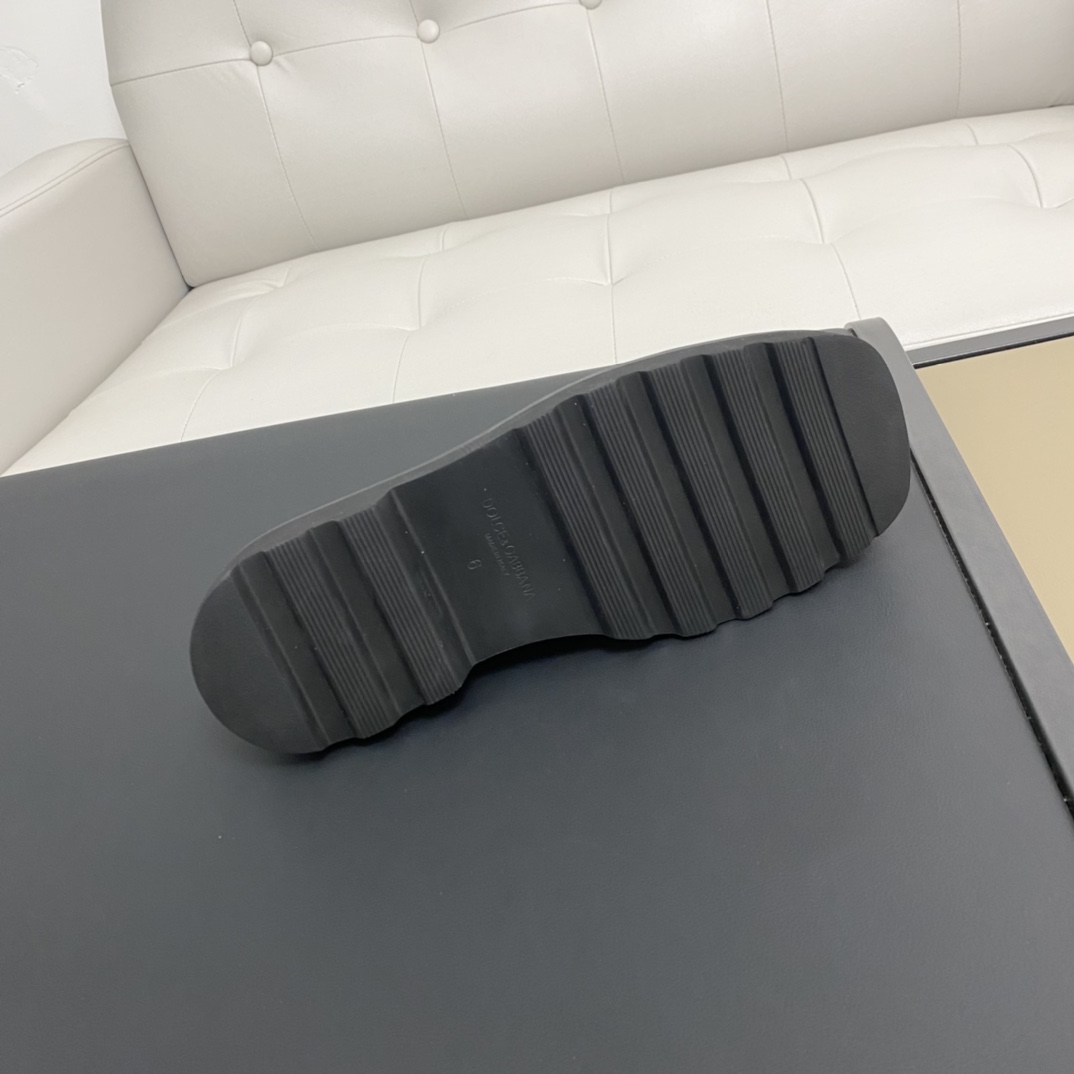 Bagsaaa D&G Calfskin Derby shoes black