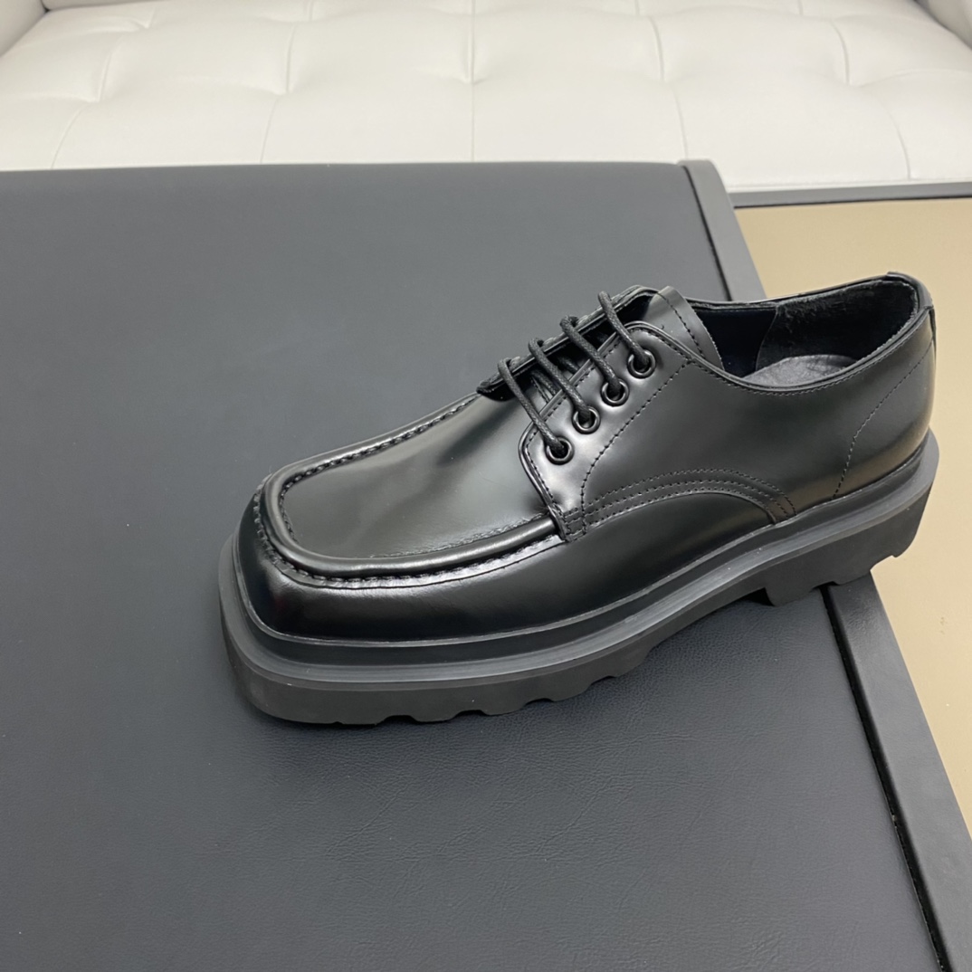 Bagsaaa D&G Calfskin Derby shoes black