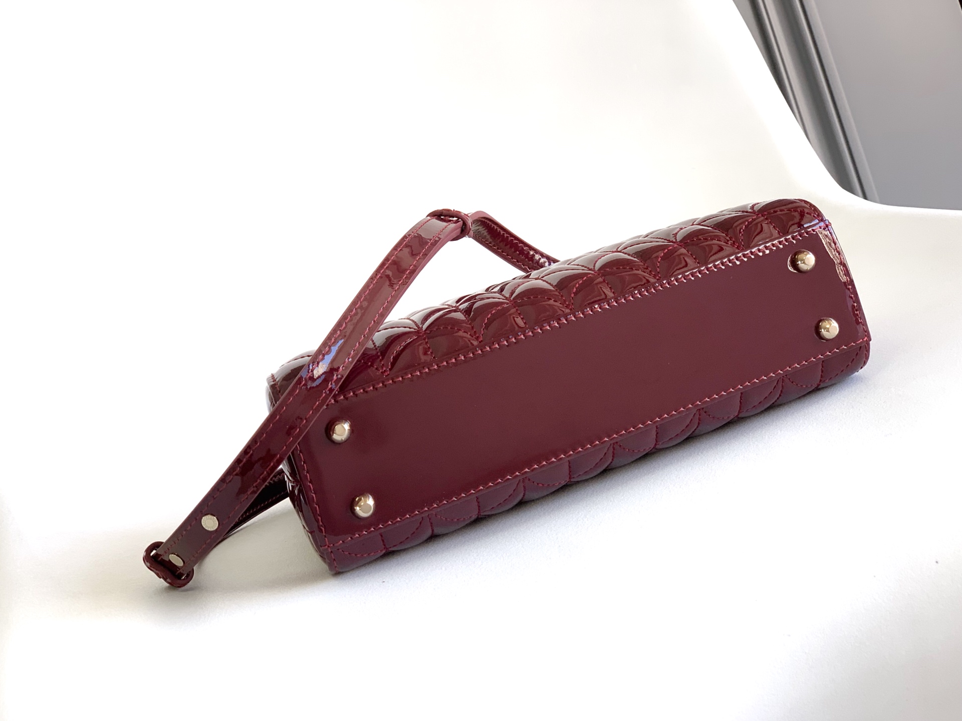 Bagsaaa Bv1g*ai Serpentine Duo Top Handle Dark Red - 21.5cm