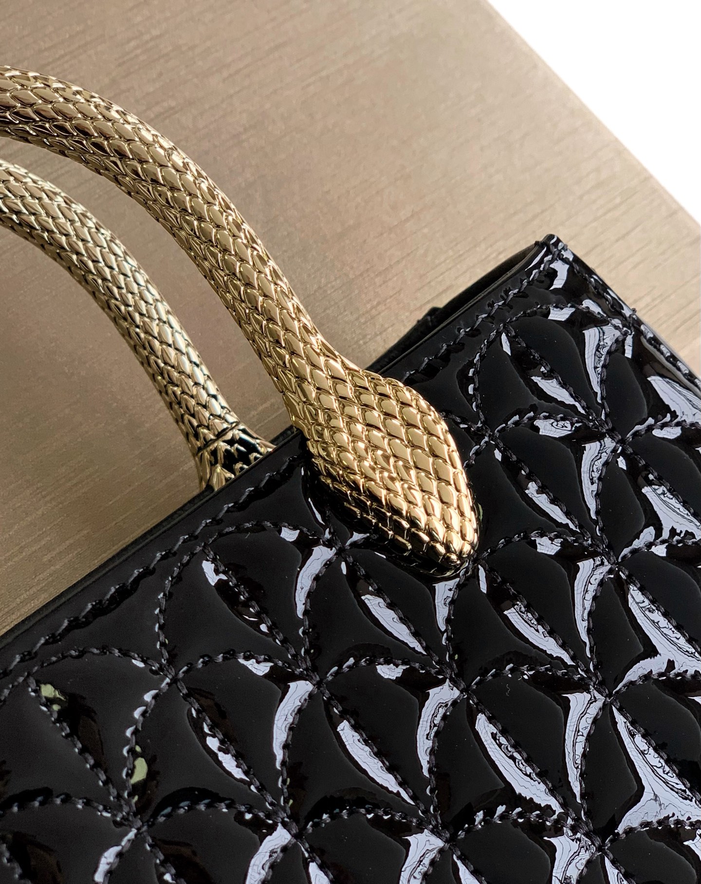 Bagsaaa Bv1g*ai Serpentine Duo Top Handle Black - 21.5cm