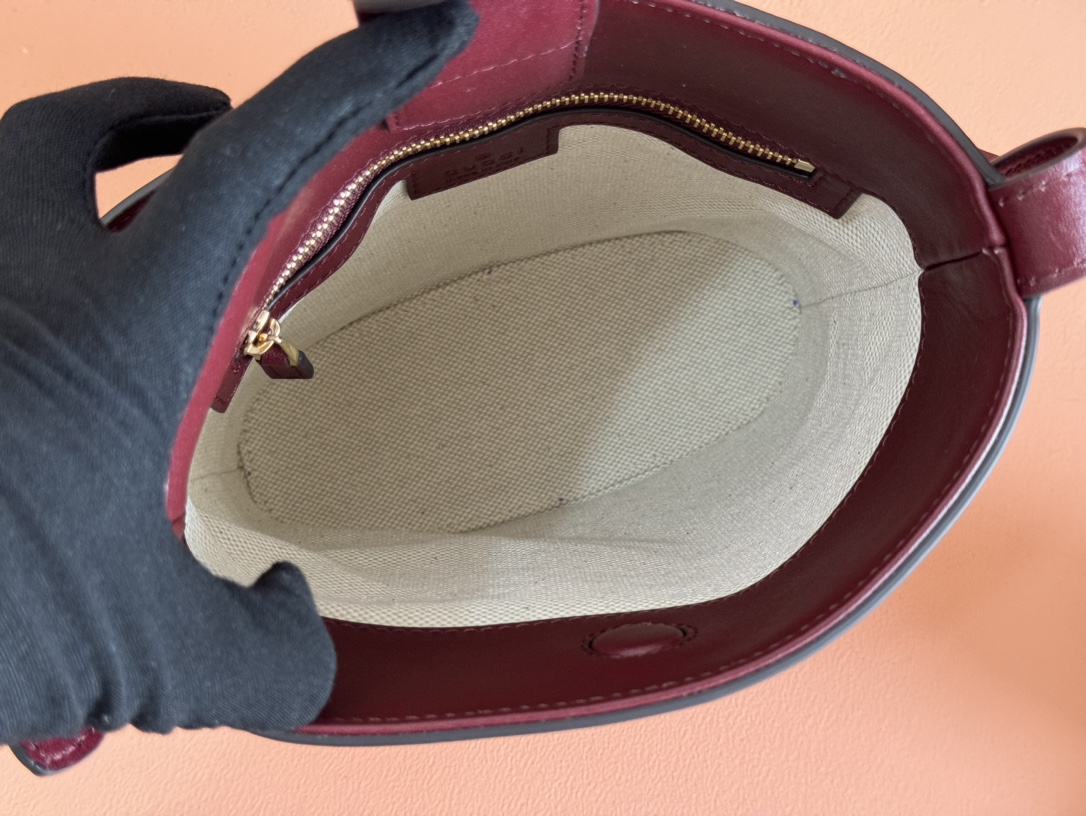 Bagsaaa Gvc*1 73 mini bucket bag 833665 Red - 20cm