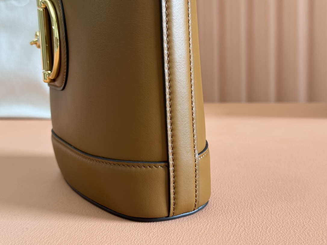 Bagsaaa Gvc*1 73 mini bucket bag 833665 Brown - 20cm