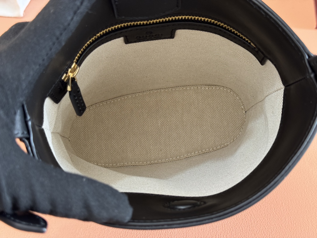 Bagsaaa Gvc*1 73 mini bucket bag 833665 black - 20cm