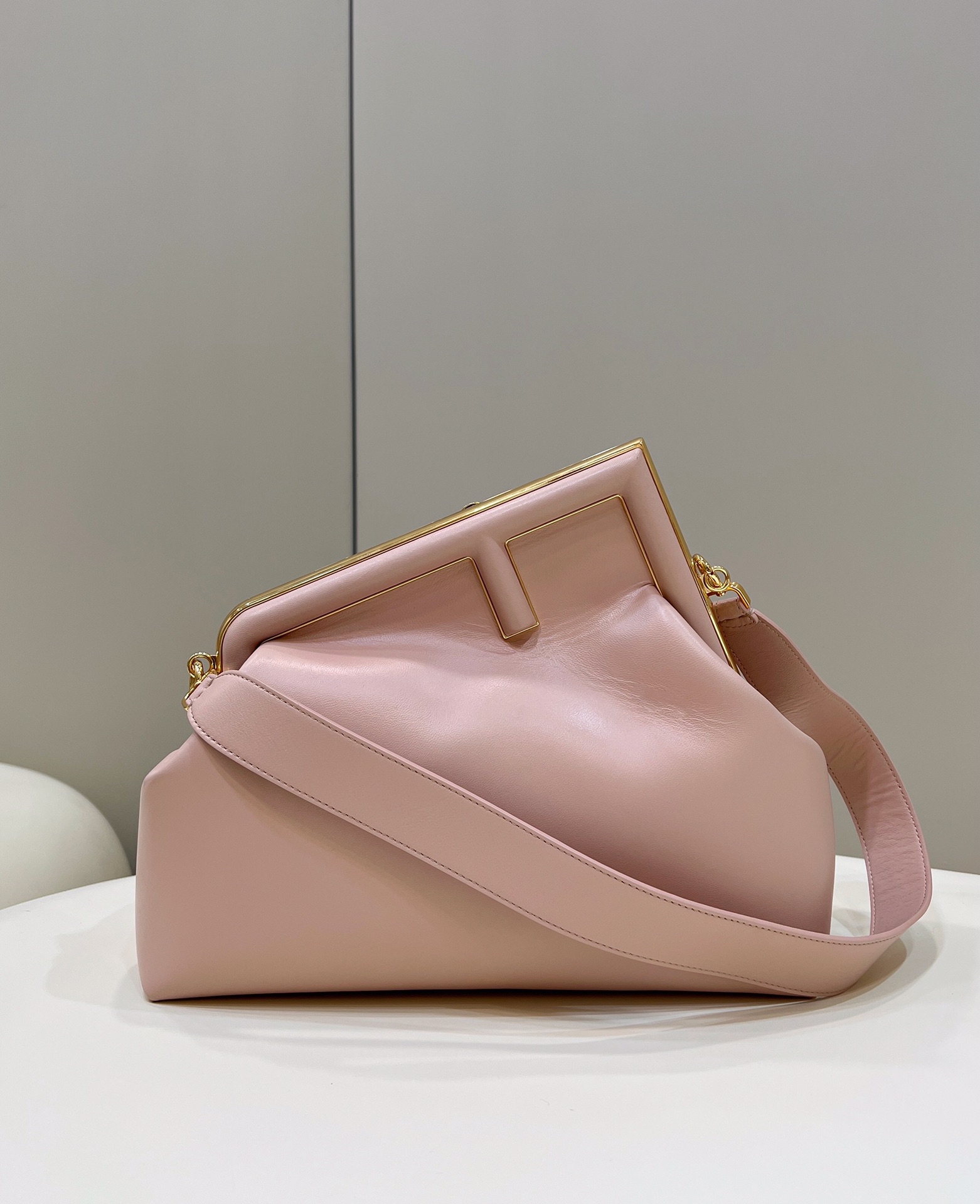 Bagsaaa F**di First Shoulder Bag Pink - 30cm
