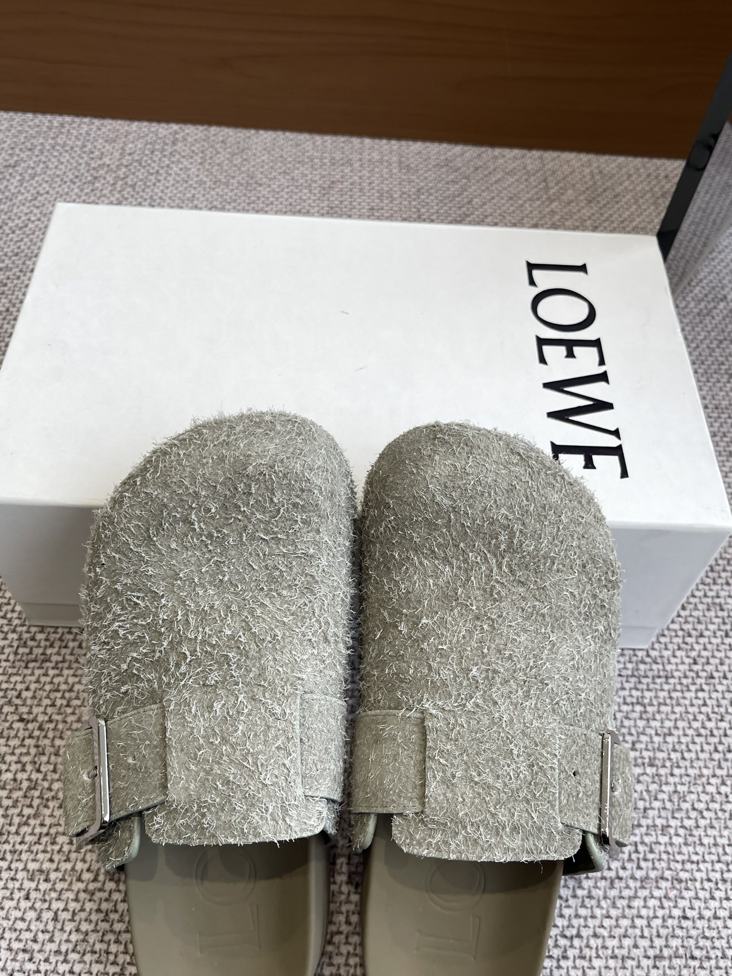 Bagsaaa L0ew* Ease Buckle mule in brushed suede khaki green