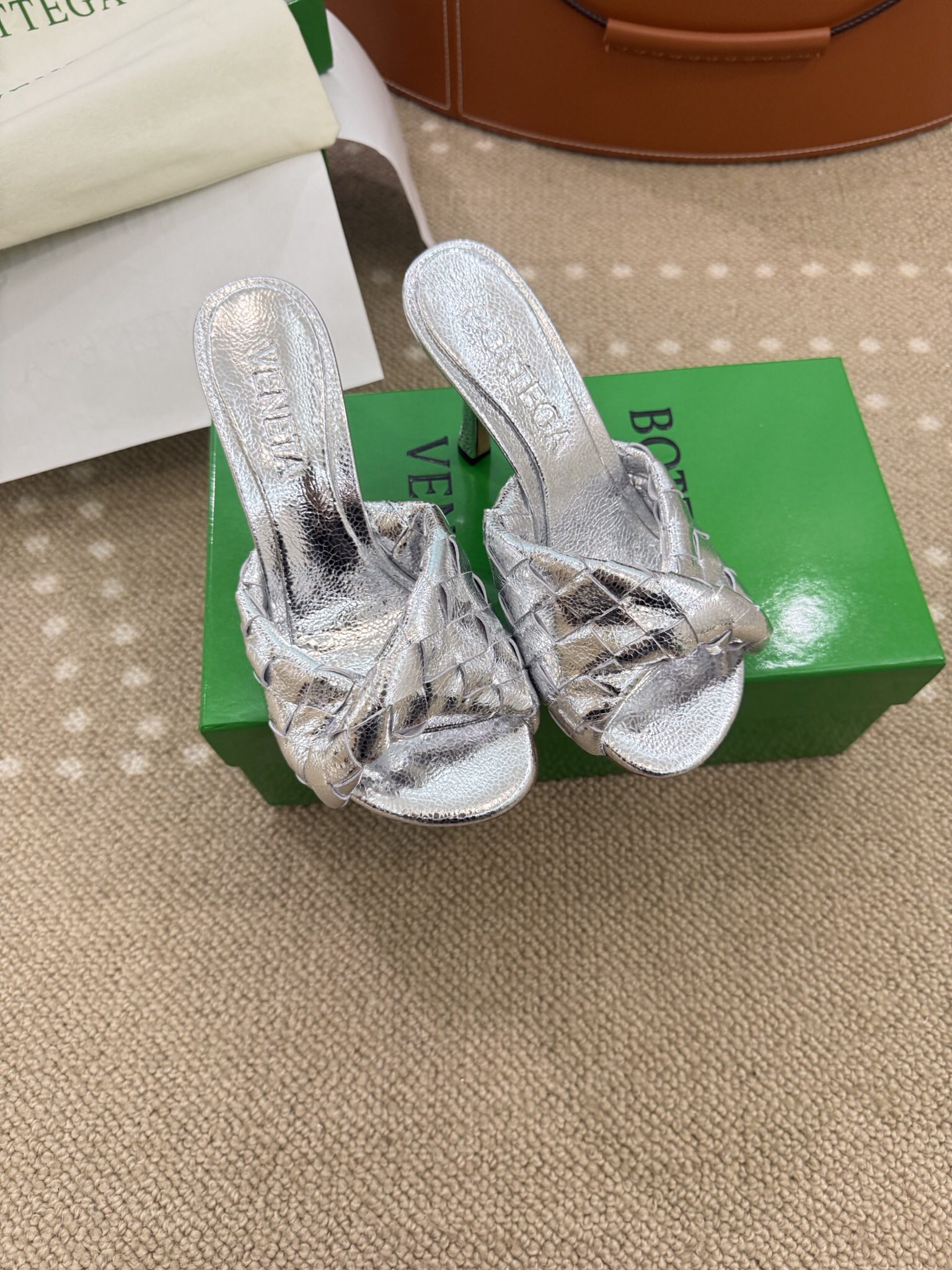 Bagsaaa B0tt*ga Ven*ta Blink Mule Silver - 8cm