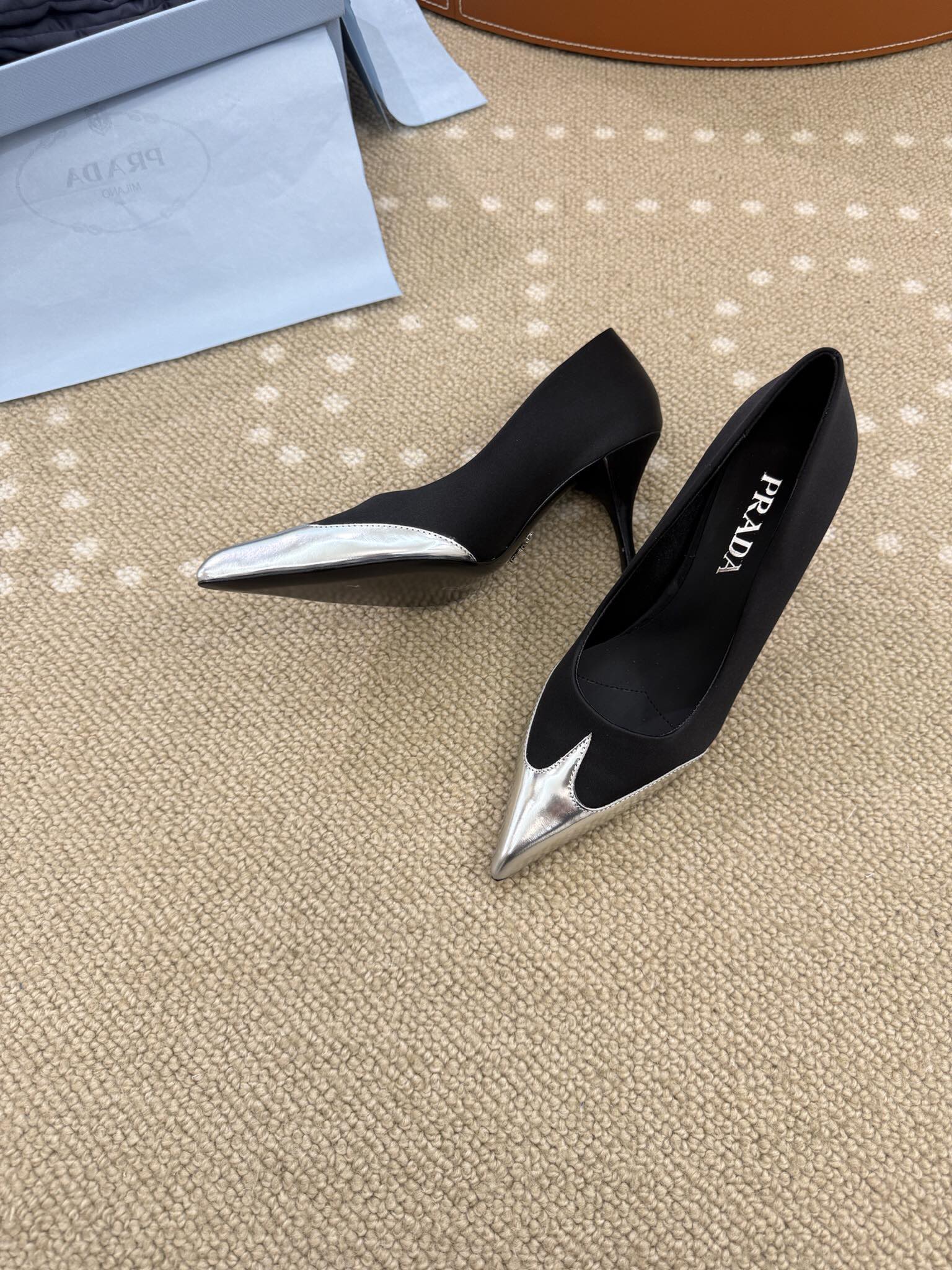 Bagsaaa Pra*a Satin and metallic leather pumps black 8.5cm