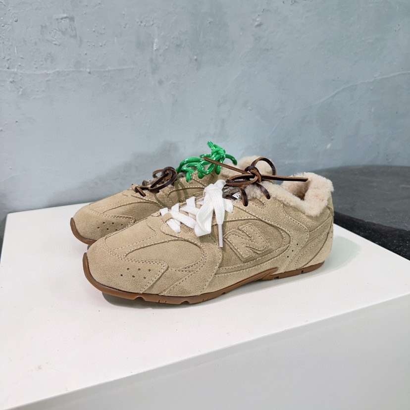Bagsaaa Balance X Miu Miu 530 SL bleached leather sneakers beige