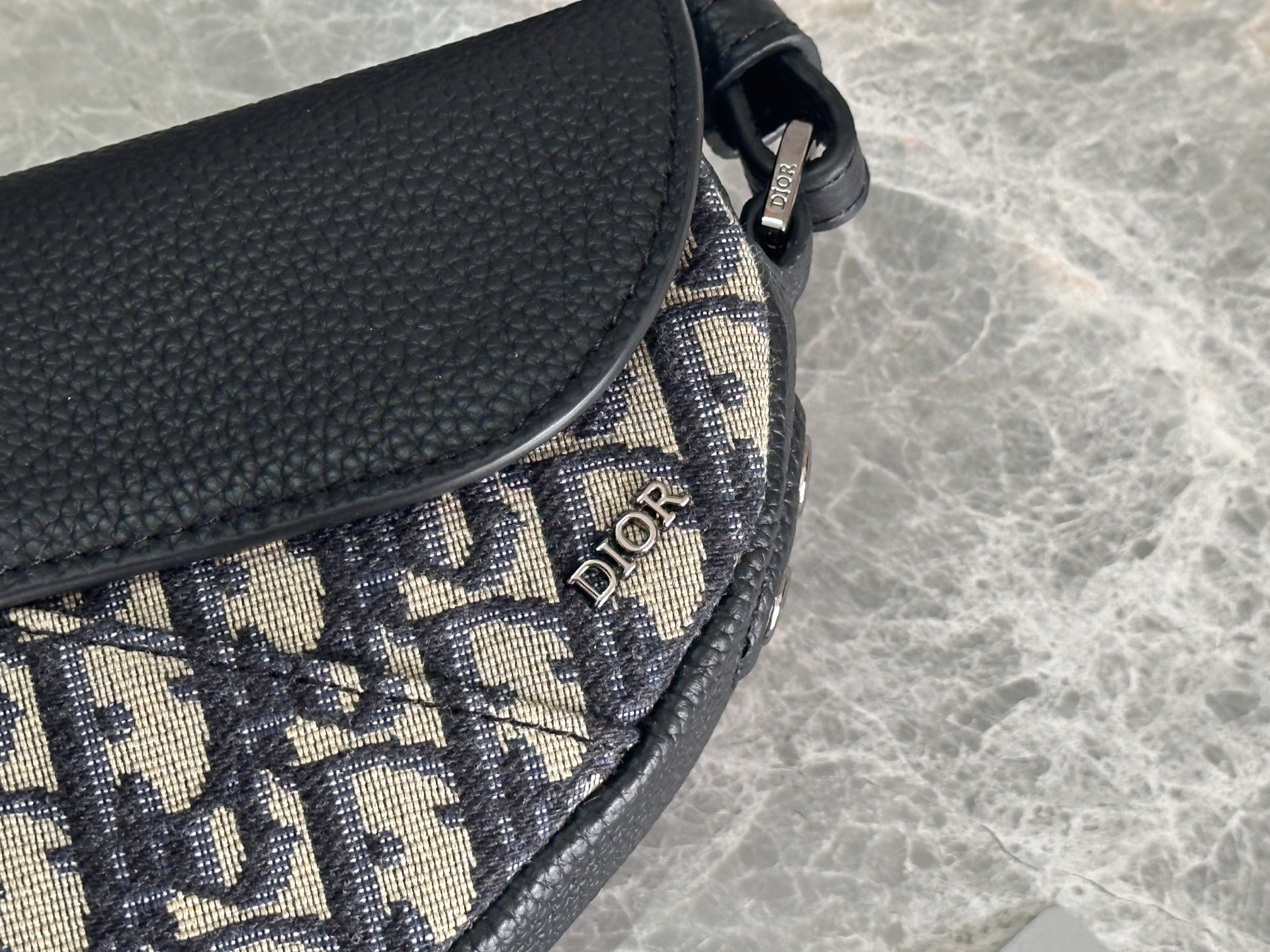 Bagsaaa D10r Mini Saddle Bag Beige and Black D10r Oblique Jacquard with Black Grained Calfskin - 19.5cm