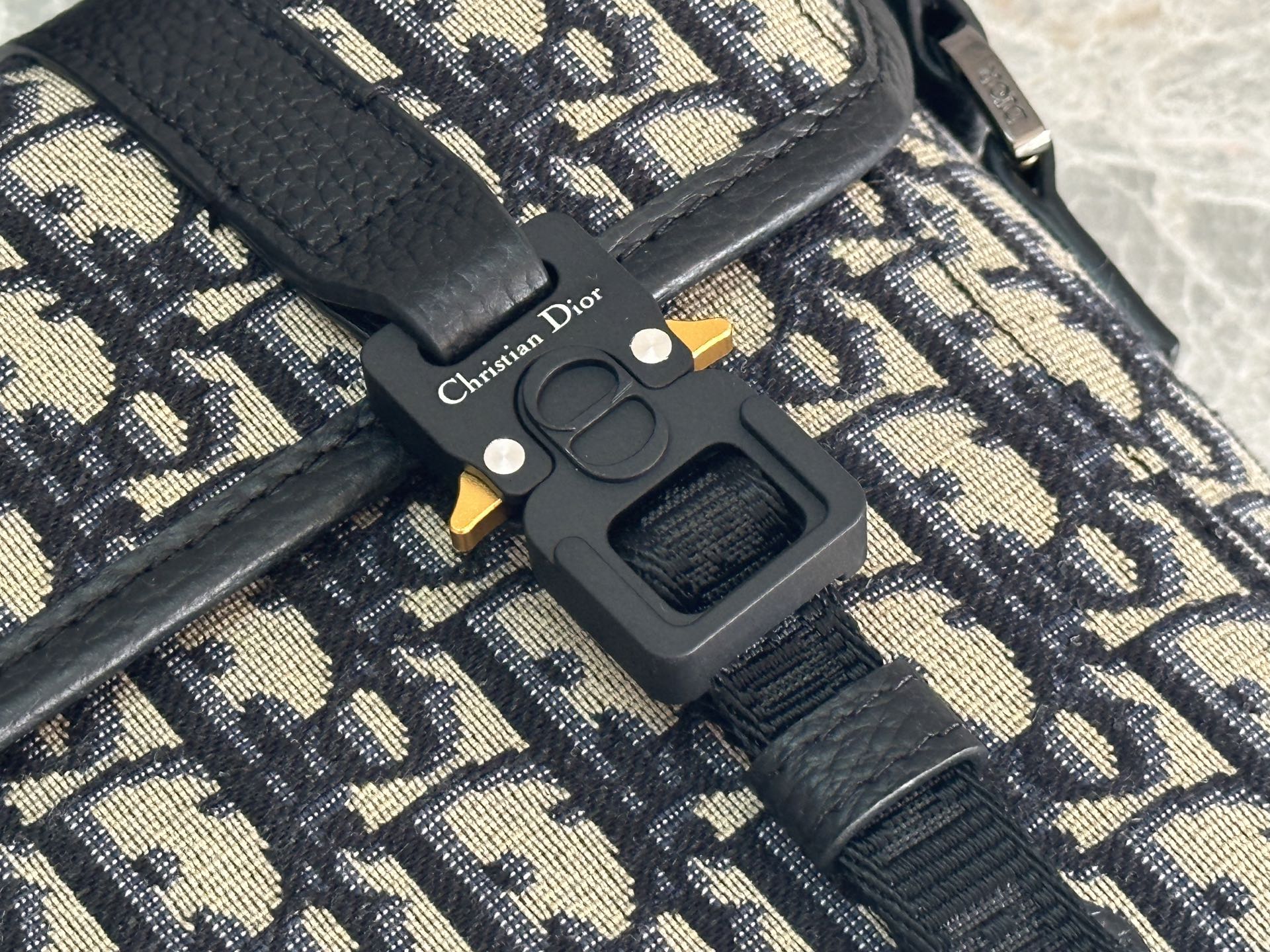 Bagsaaa D10r Hit the Road Messenger Bag with Flap Beige and Black D10r Oblique Jacquard with Black Grained Calfskin - 24cm
