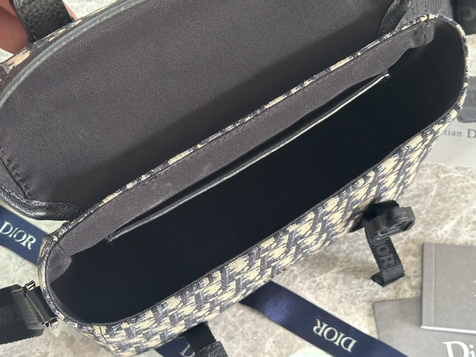 Bagsaaa D10r Hit the Road Messenger Bag with Flap Beige and Black D10r Oblique Jacquard with Black Grained Calfskin - 24cm